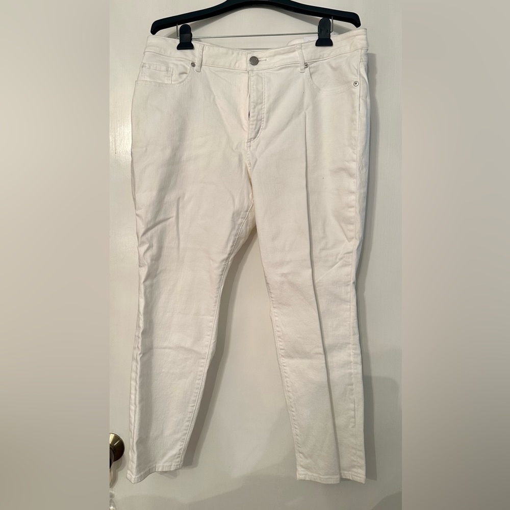 NWT LOFT curvy skinny white jeans